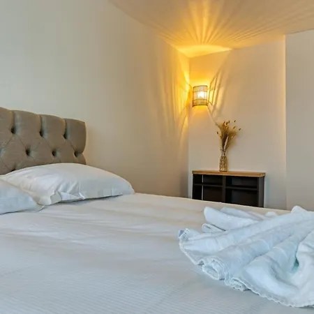 L'ambassadeur Epoustouflant En Plein Coeur De *